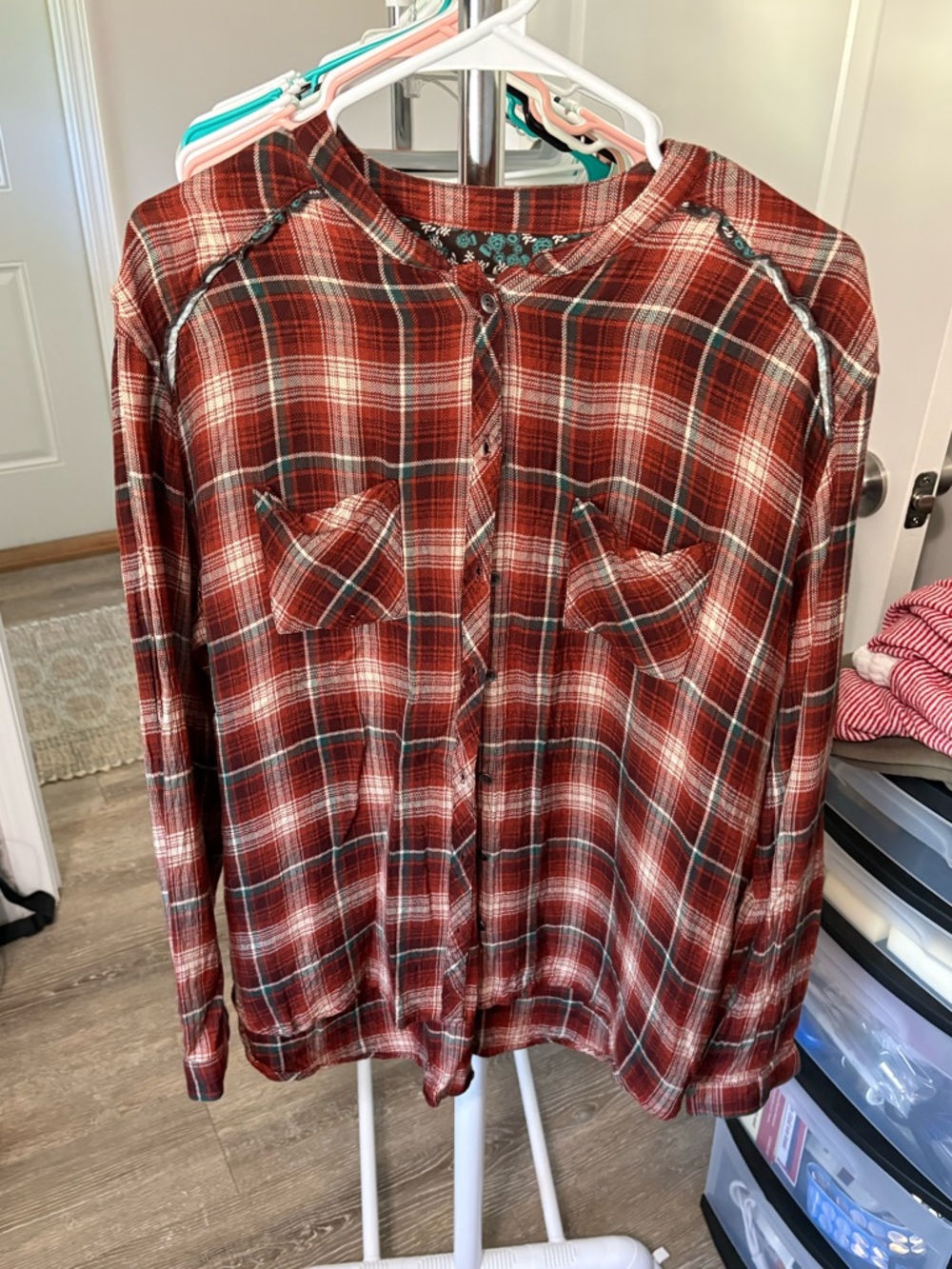 Legendary Whitetails button down - Picture 2 of 5